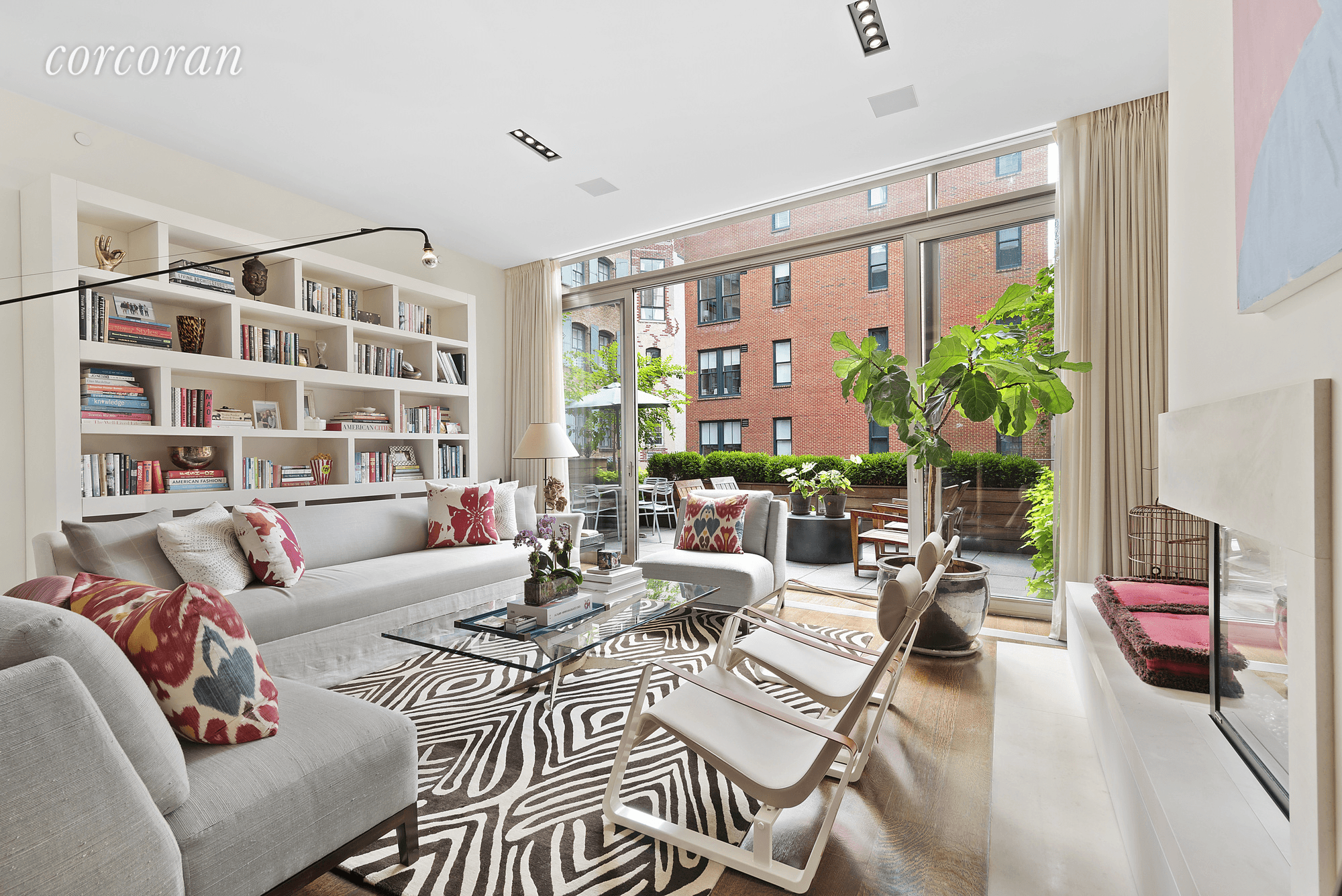 Flanked by private terraces, this sun kissed convertible 4 bedroom, 3 bathroom residence offers exceptional indoor outdoor living in a coveted modern Tribeca condominium.