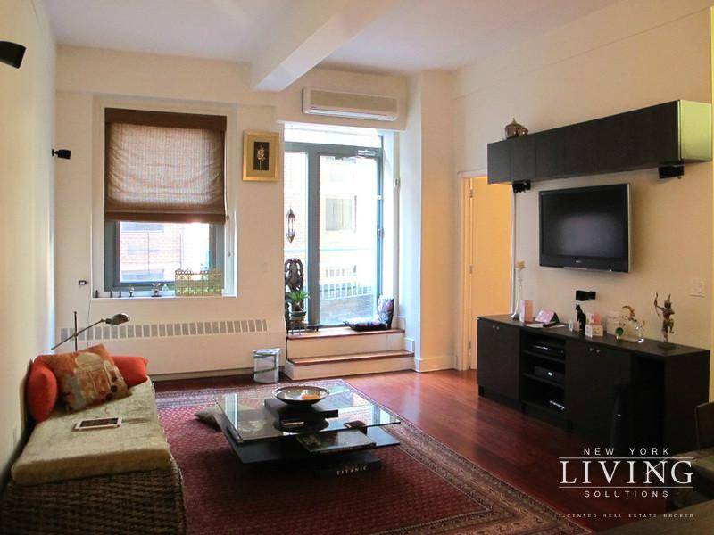 Private Terrace ! ! ! No Broker FeeAVAILABLE FOR SEPTEMBER 1STANY OPEN HOUSE POSTED IS STRICTLY BY APPOINTMENT ONLY Come and view this sprawling 2 bed 2 bath.