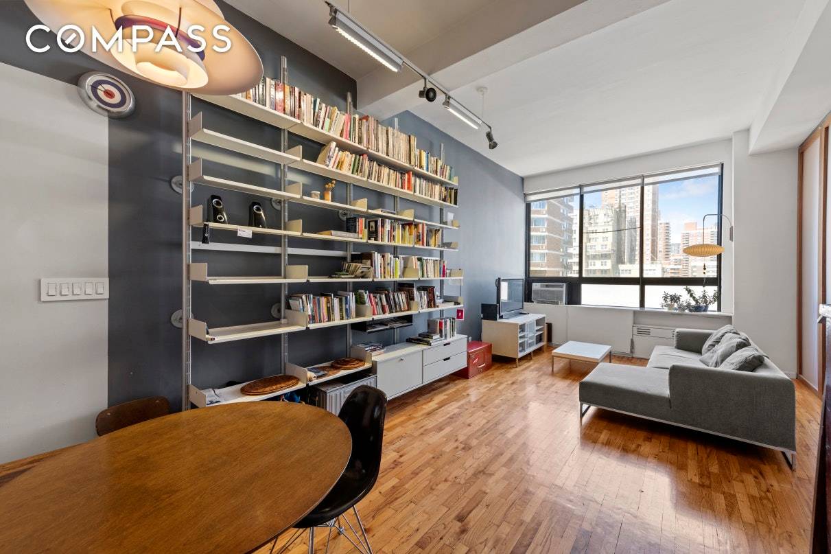 Bright and spacious, this amazing designer two bedroom loft features a flexible layout plus soaring 11 foot ceilings.