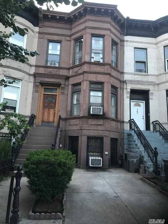 Great opportunity to own a Bedford Stuyvesant Brownstone with original hardwood floors, 1st Floor Duplex with a 3 Bedrooms, 2 full Baths, 2nd fl 3 Bedrooms and full Bath, this ...