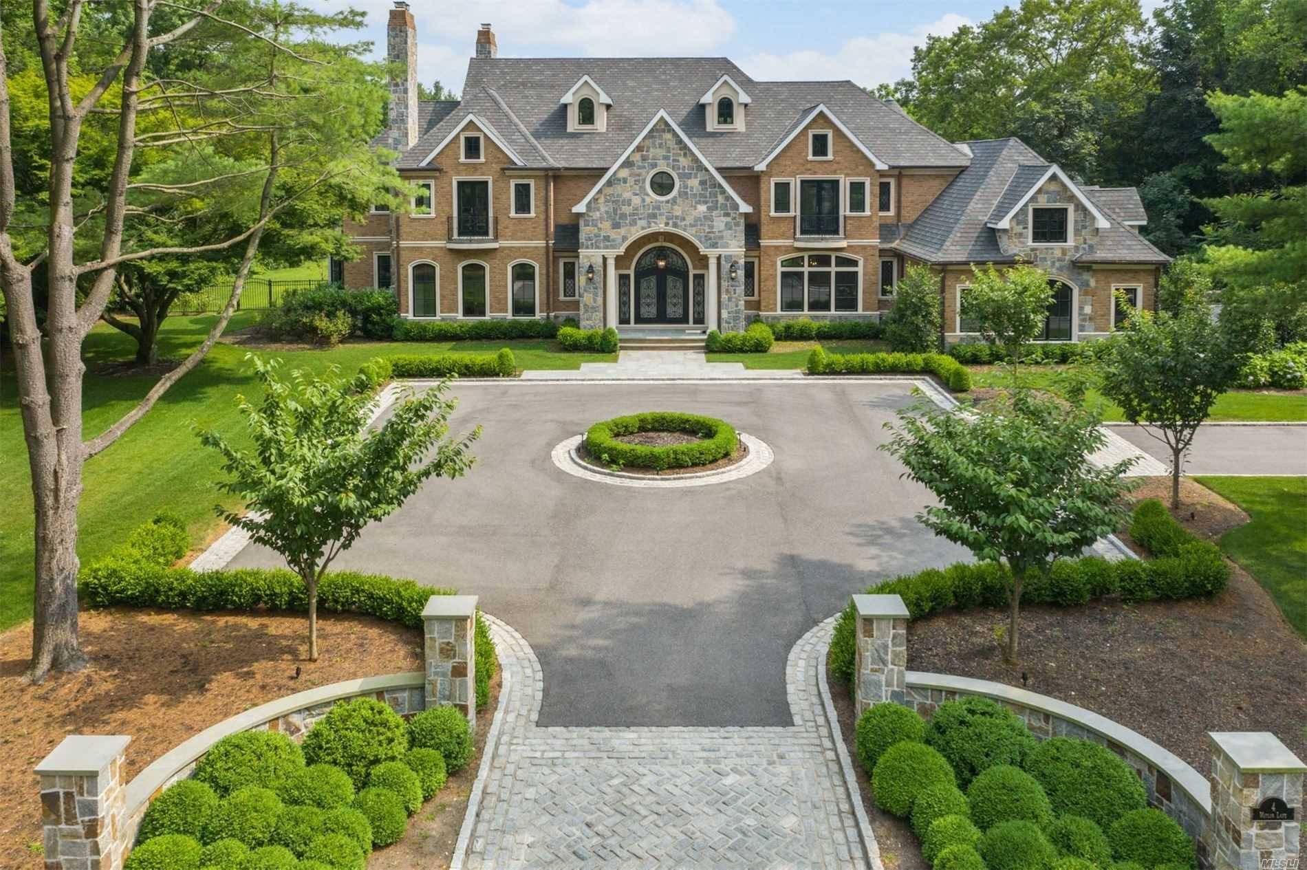 A Spectacular Custom Built Estate !