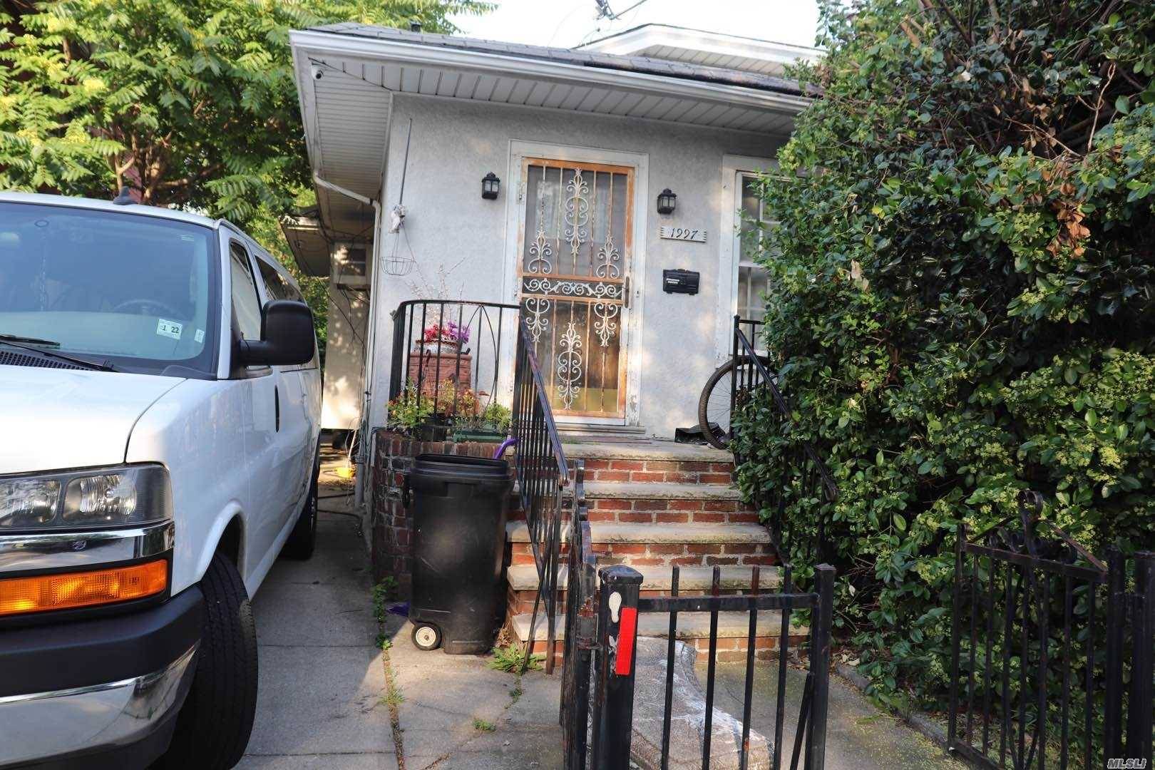 Well maintenance 1 family house sitting on 40x100 lot in a great neighbor Sheepshead Bay.