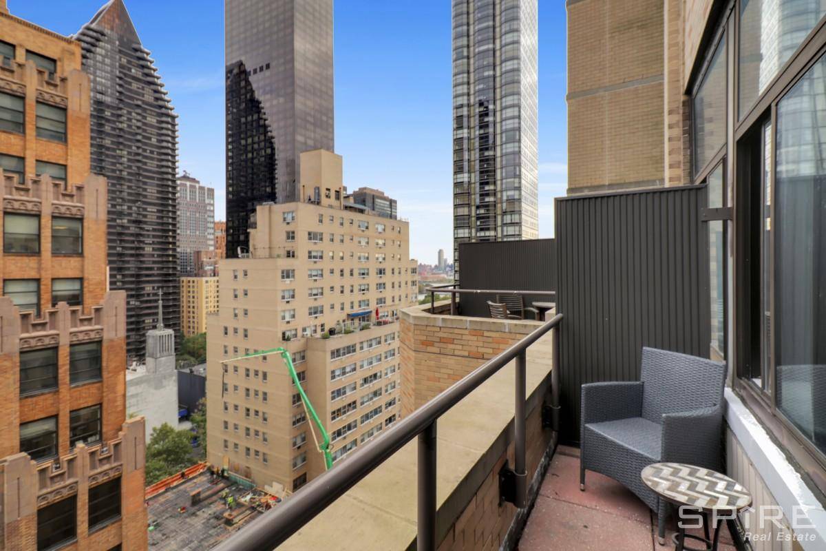 OPEN HOUSE ON SUNDAY FROM 1 2PMMint Renovated Lofted Apartment with a Wonderful Outdoor space and East River views.