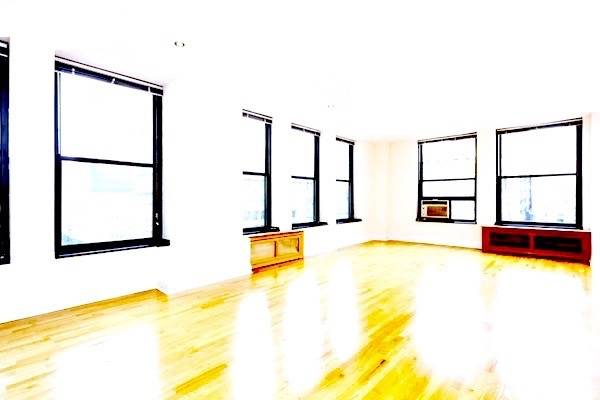 Stunning Park Ave Loft ~ Convertible 1 or 2 BR ~ Free Gym & Amenities!