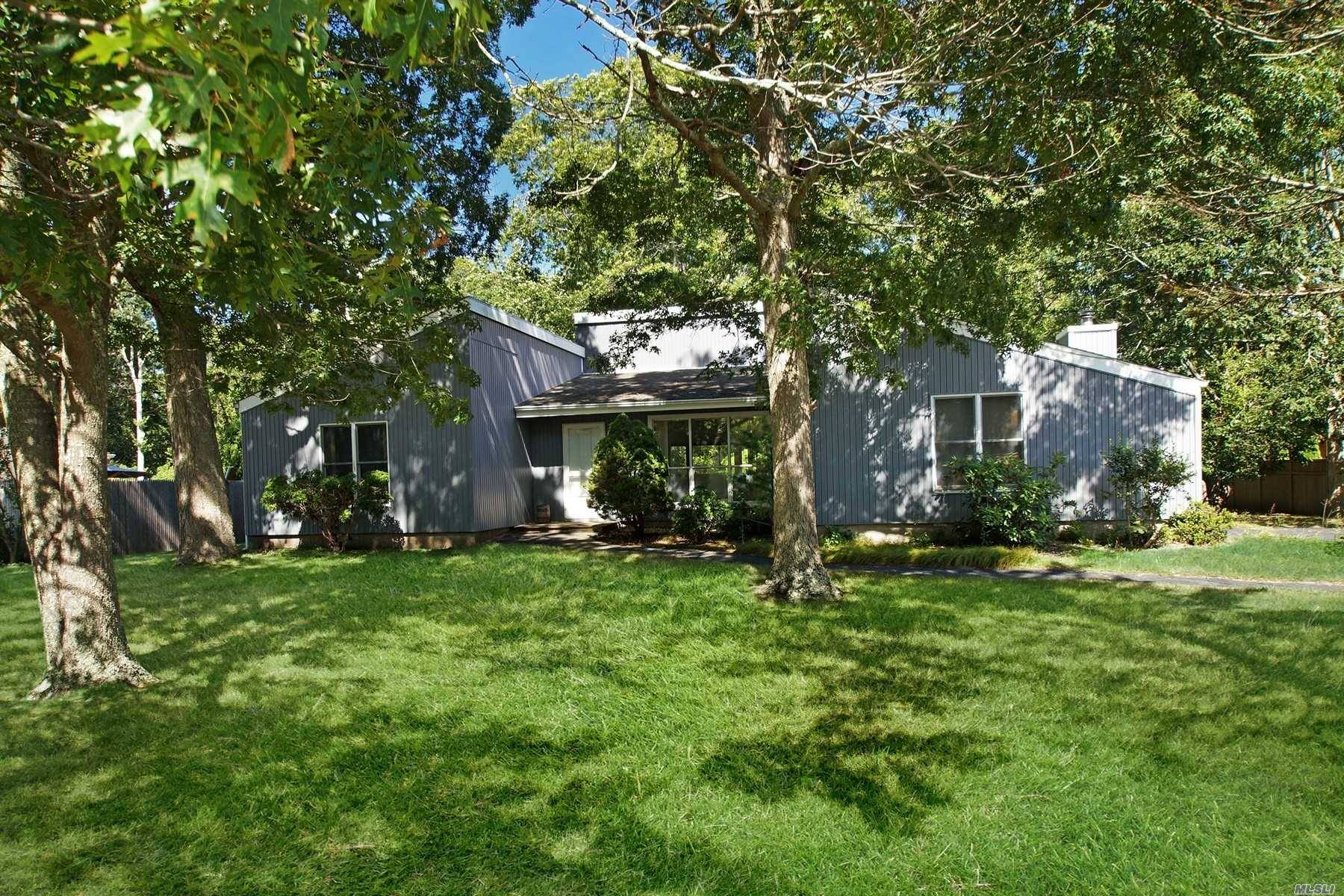 A great opportunity to own a 3 bedroom, 2 bath Contemporary in Pine Neck Landing.