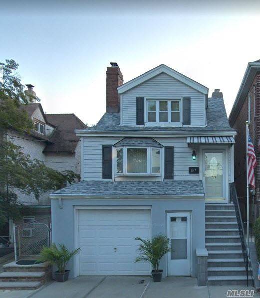 Very well kept 1 family home in the Throgs Neck area.