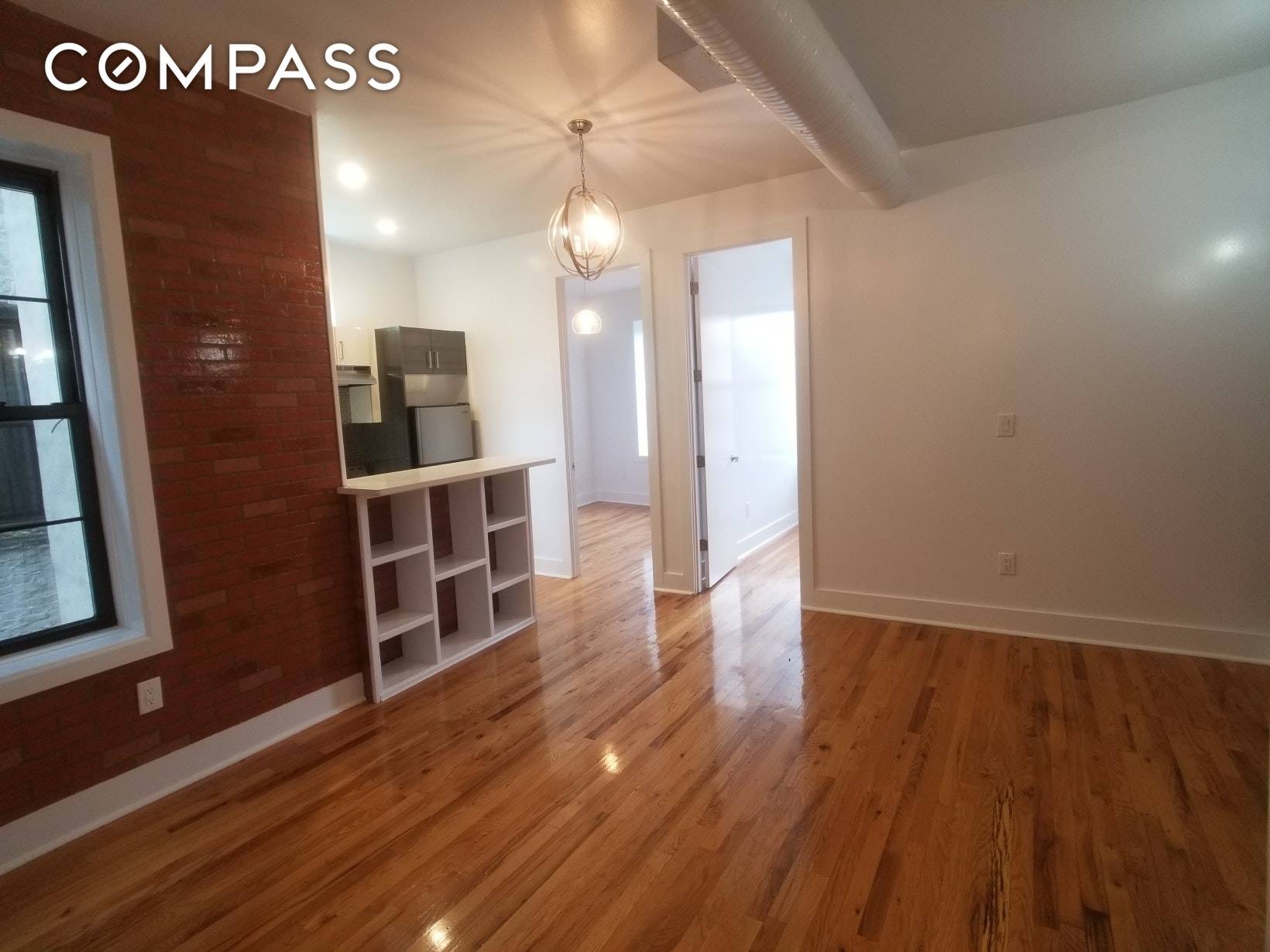 No fee 1 Month Free ! Live the good life for less in this ultra modern, Williamsburg dream pad !