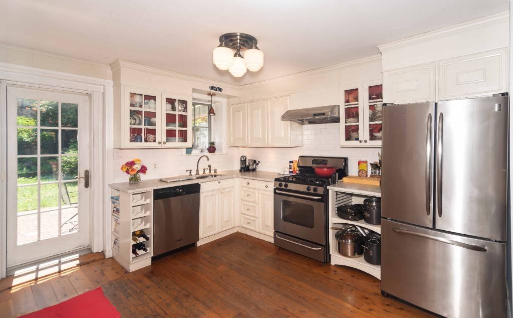 1, 900 sq ft OWNER TRIPLEX Truly a beautiful, well maintained home located on a coveted prime Carroll Gardens block.
