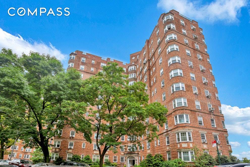 Wrap yourself in stunning Hudson River views in this expansive three bedroom, two bathroom co op in Upper Manhattan's serene Hudson Heights neighborhood.