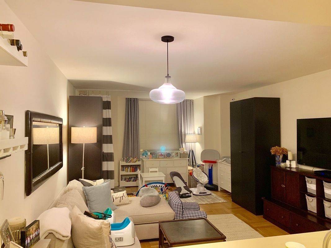 Amazing 1 bedroom **NO FEE**CITY VIEWS**ATTENDED LOBBY**IN UNIT WASHER/DRYER**Lincoln Square