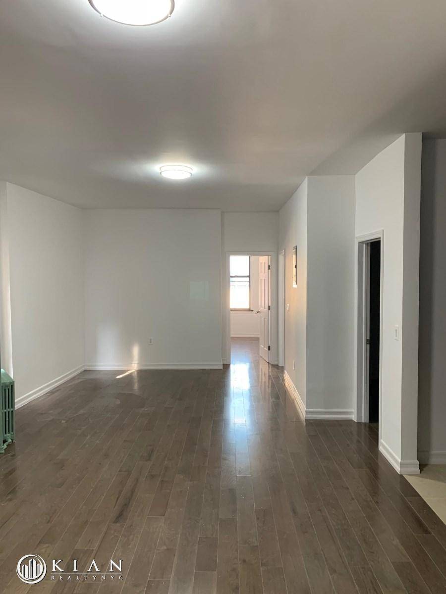 Great share, fine finished 3 bedroom, marble tiles bathroom, granite kitchen counter tops, D W, stainless steel kitchen appliances Sorry for the mistakes, there is a one month broker fee