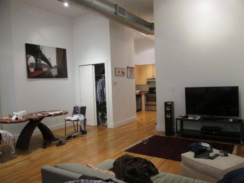 Tribeca 850 Square Feet Large Open Space with Outdoor space and 14ft Ceilings