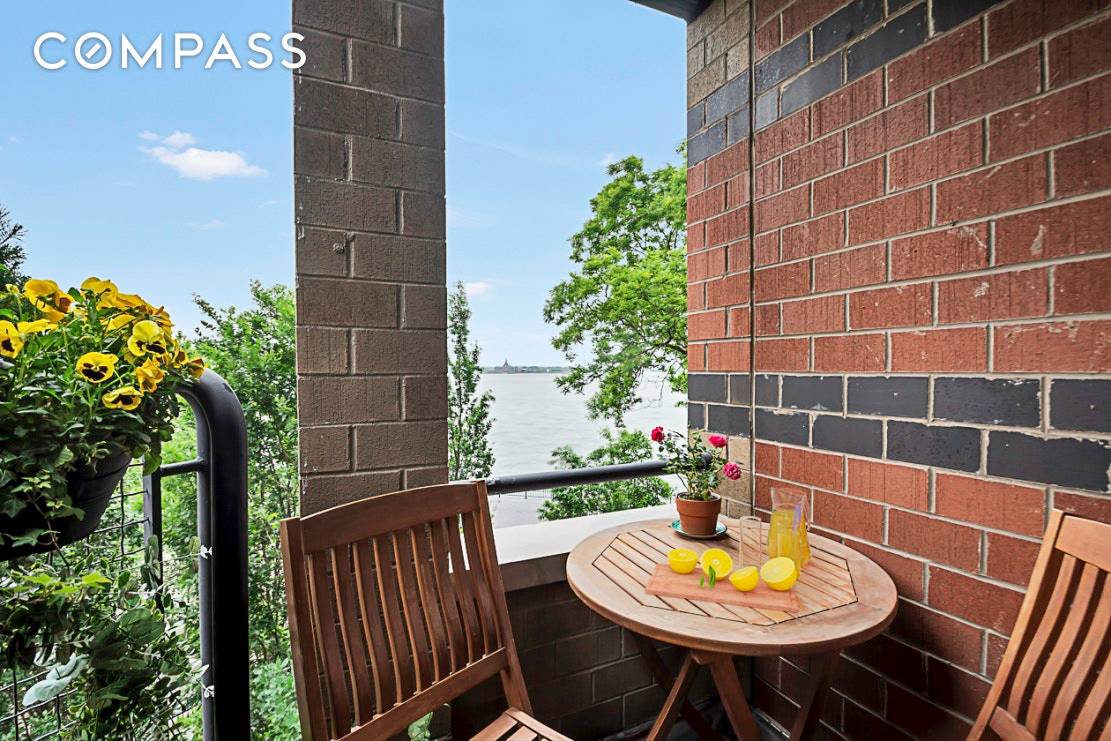 Residence 3K at The Liberty House is a peaceful oasis, and your personal sanctuary in the heart of Battery Park City.