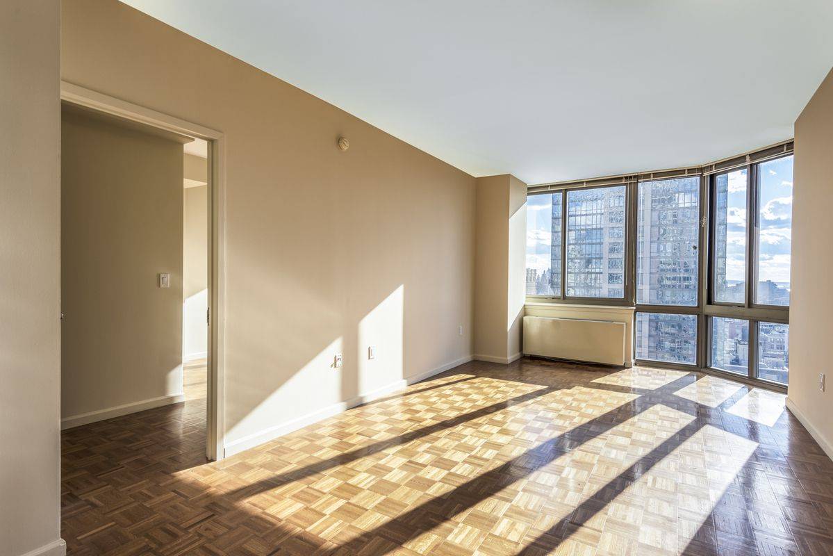 Massive One Bedroom Rental Apartment In Luxury High Rise Chelsea Building!