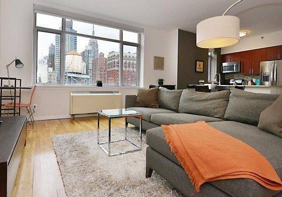 Oversized Newly Renovated Corner Two Bedroom With Walk In Closet In Unit Washer Dryer Downtown Manhattan Walking Distance From The Meatpacking District