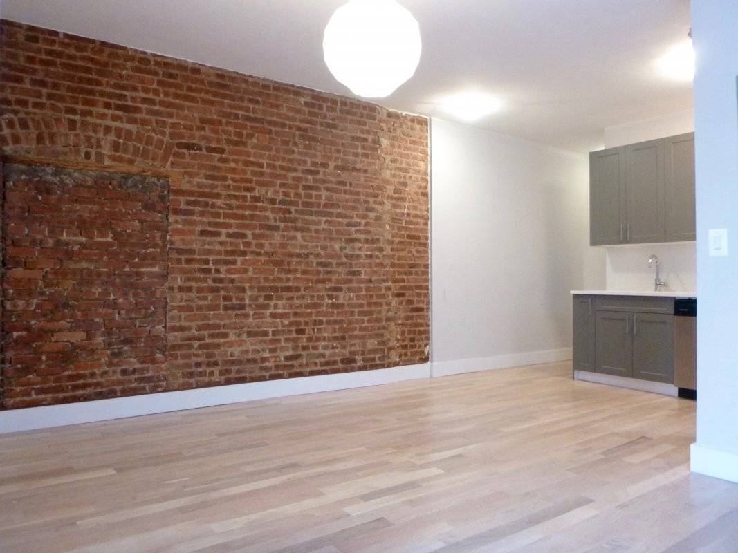 BRAND NEW RENOVATION EXPOSED BRICK STAINLESS STEEL QUARTZ COUNTERTOPS DISHWASHER LOTS OF CLOSETS HARDWOOD FLOORS CLOSE TO COLUMBIA MED, MORRIS JUMEL MANSION, AND TRANSPORTATION Call or Email to Schedule an ...