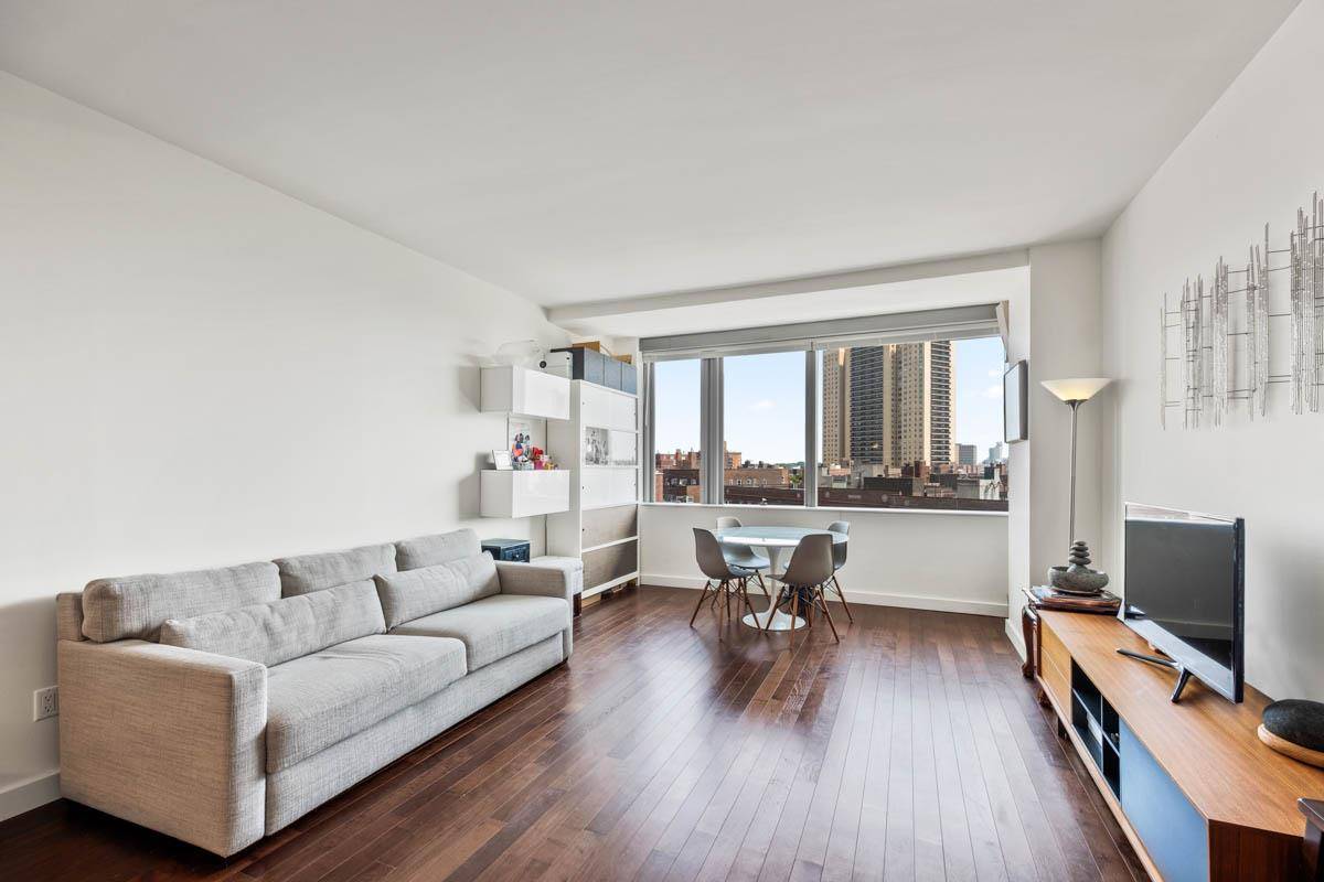 Take advantage of this special opportunity to purchase this sun drenched, over sized one bedroom residence in The Aston, Forest Hill s most sought after full service, condominium buildings.