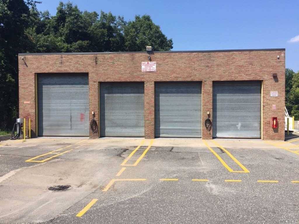 Comercial garage for rent large 3000' garage quiet secure fenced yard with security camaras 24 7 access 4 14' high bay doors private office bath private gasoline tank available on ...