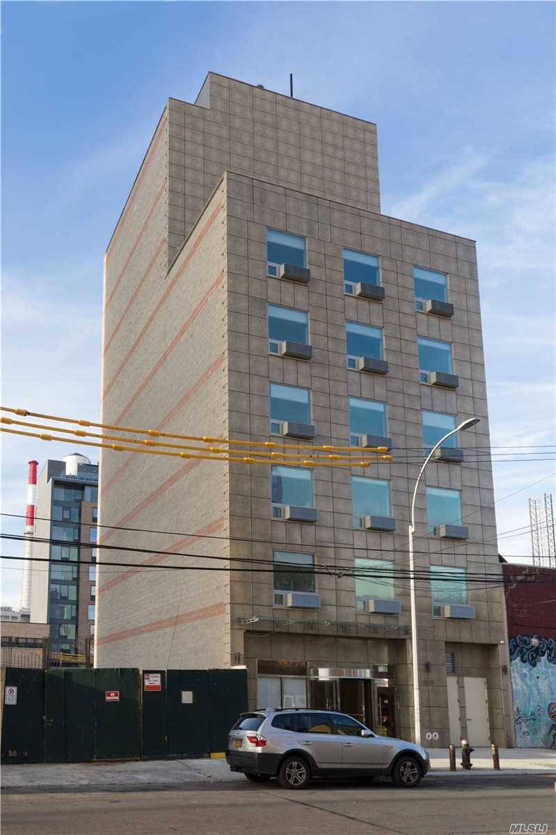 The Mayflower Boutique Hotel was opened in April 2018, total 9 Floors, 50 Rooms with Manhattan views.