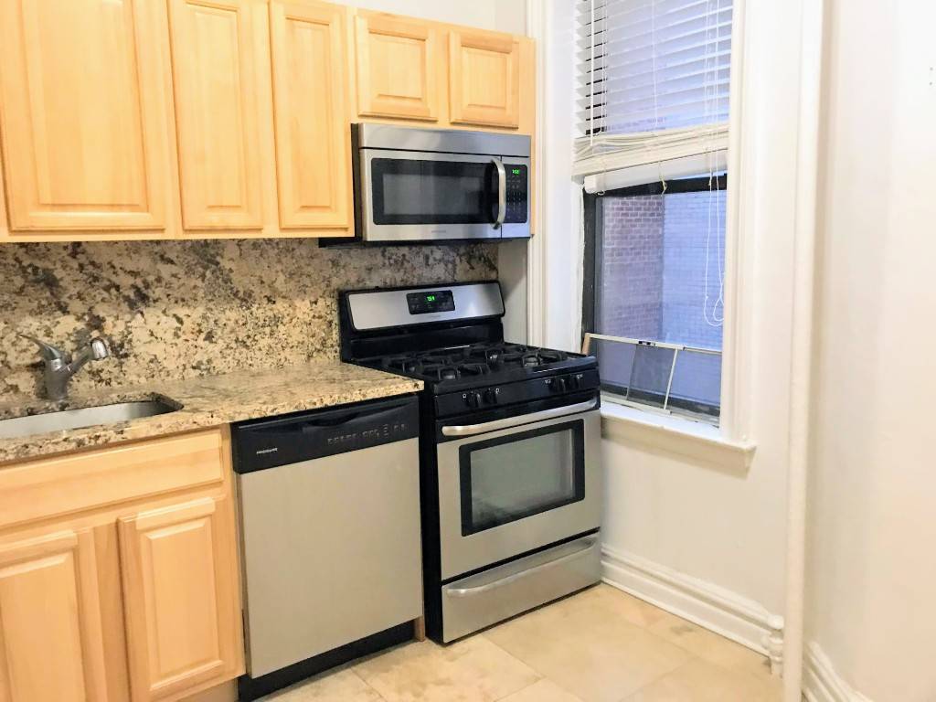 Large 2 Bedroom Apartment in Elevator Laundry Building in Bay Ridge !