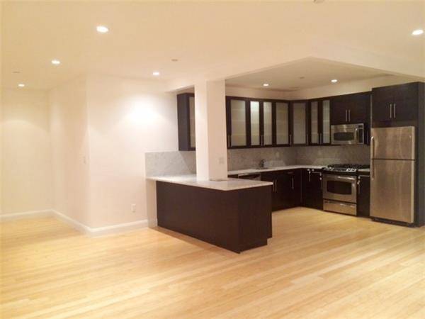 Luxury condo for rent in one of Windsor Terrace's premier buildings.