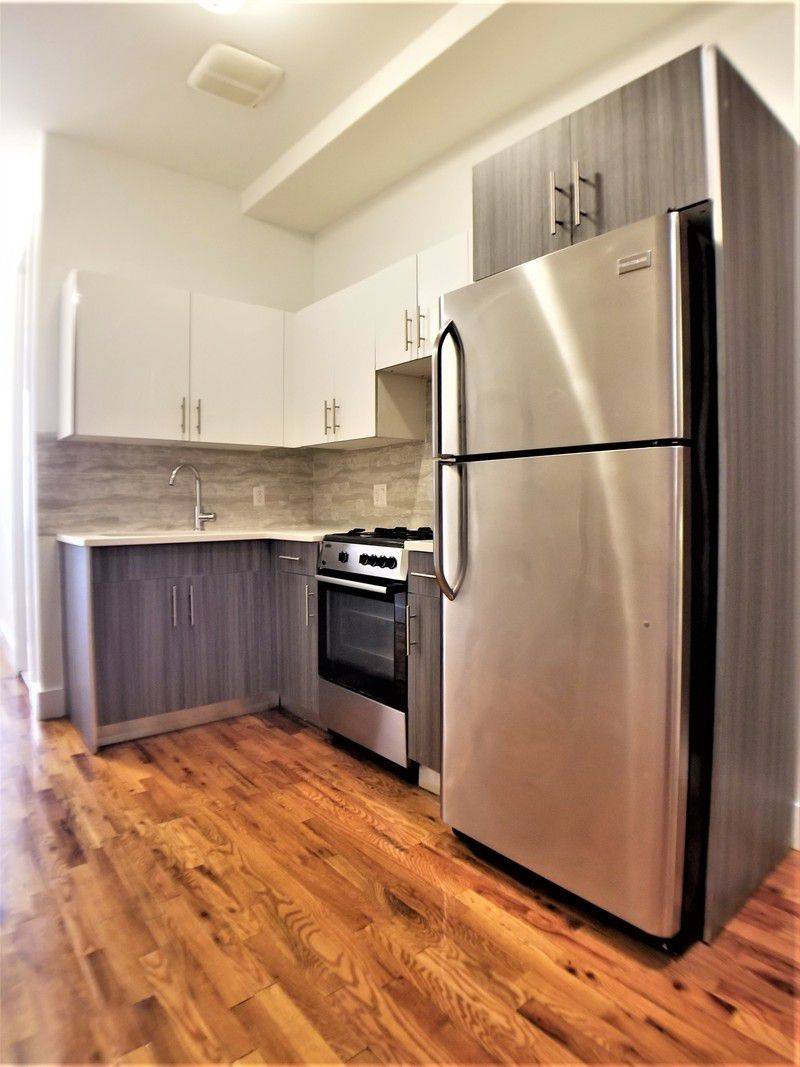Exquisite 3 bed 1 bath apartment in Williamsburg, featuring Stainless steel appliances w dishwasher Hardwood floors Huge windows Outdoor areas Pets allowed Conveniently located close to the J M Z ...