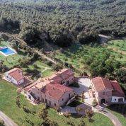 TUSCAN DREAM PROPERTY - 400 ACRES WITH VINEYARDS ,  LAKE & VACATION VILLAS