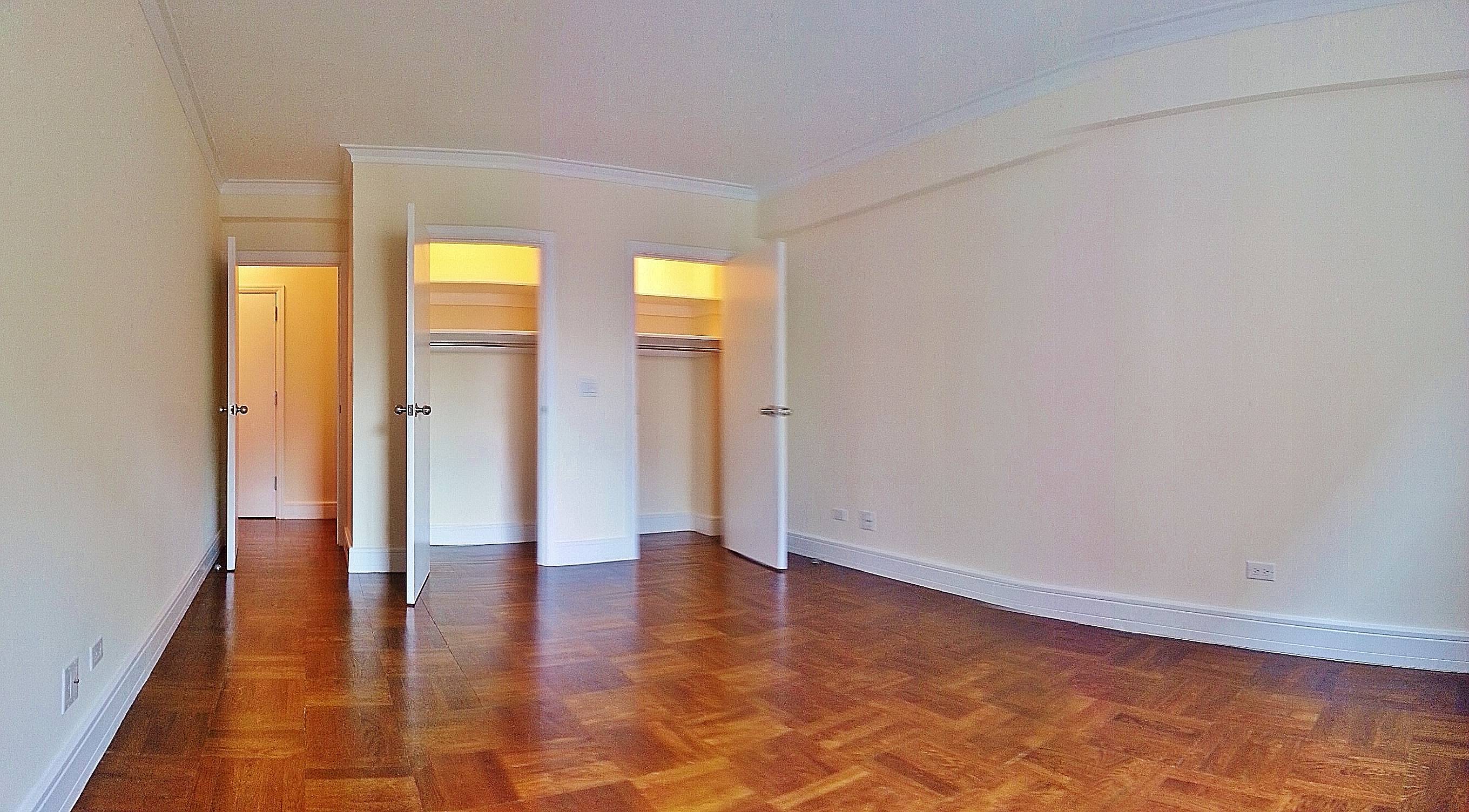 UPPER EAST SIDE e80's AND 3rd AVE. BEAUTIFUL CORNER ONE BEDROOM!!!