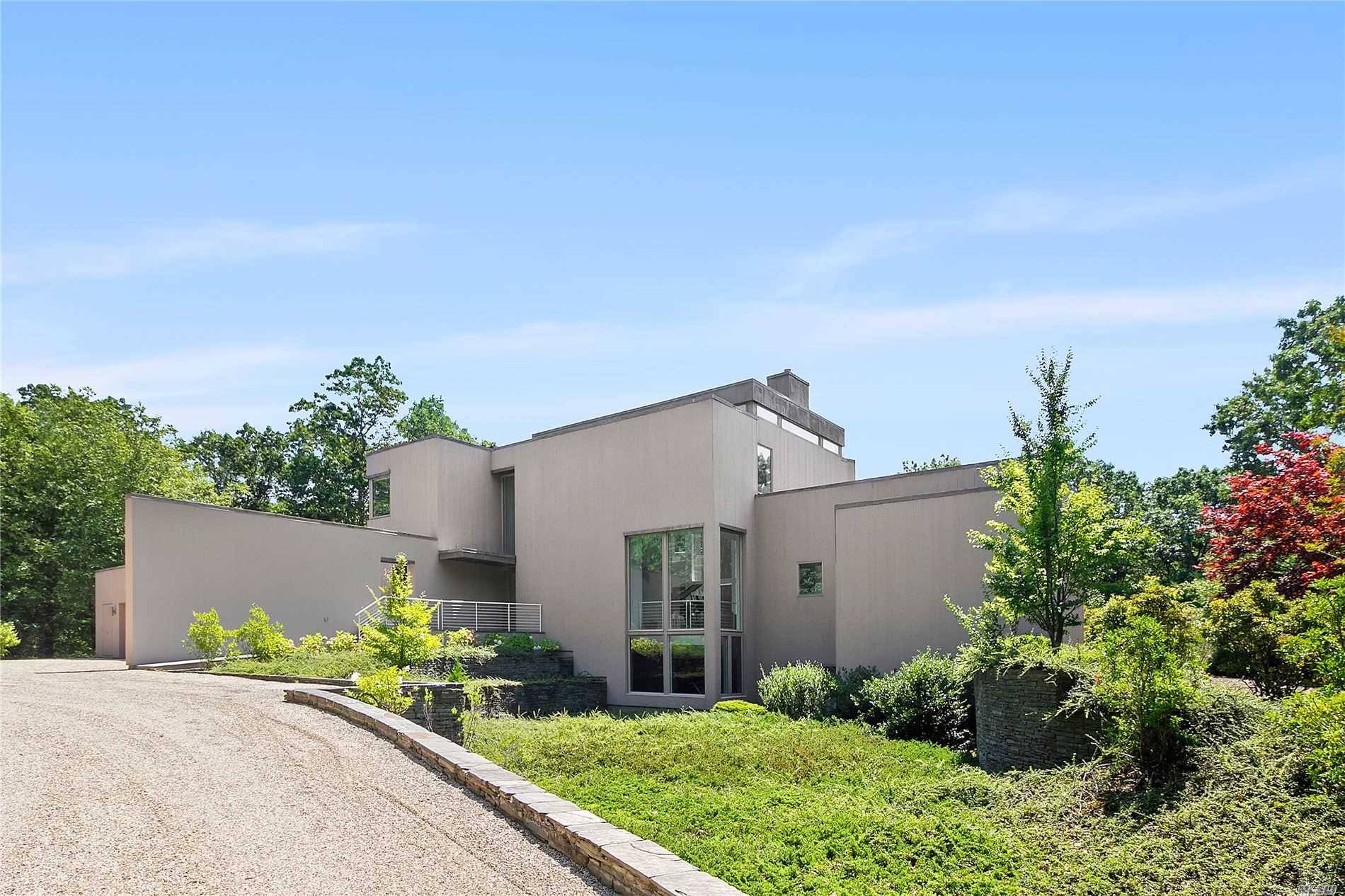 This is a rare opportunity to acquire one of the most beautiful modern homes in East Hampton.