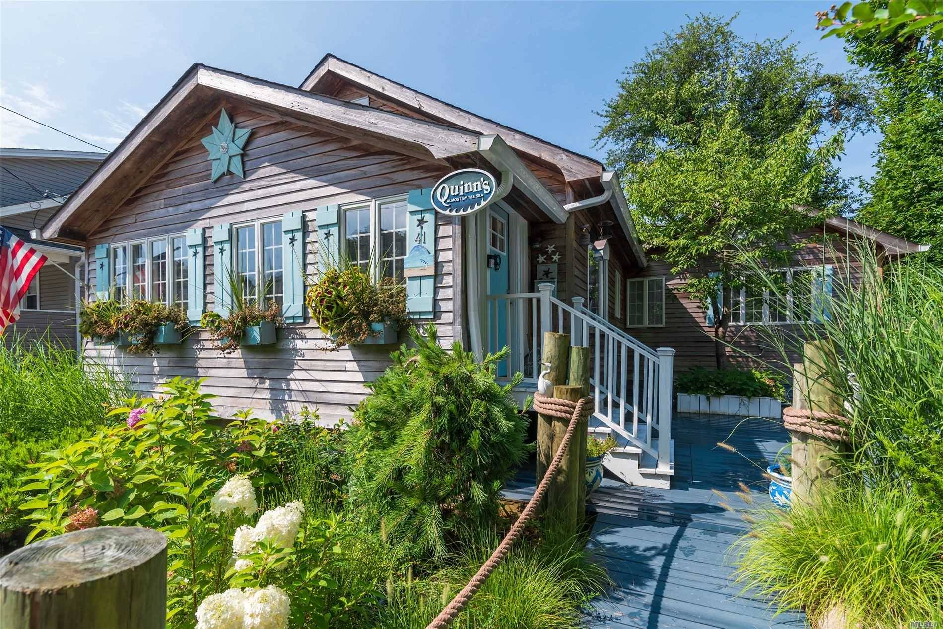 Perfect South Shore Beach Cottage completely rebuilt in 2015 in Grandview Gardens Beach Community.