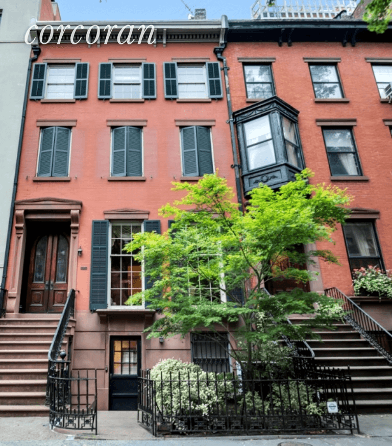 Rare Find ! UNFURNISHED Brooklyn Heights Monroe Place Garden Duplex for rent with central air conditioning.
