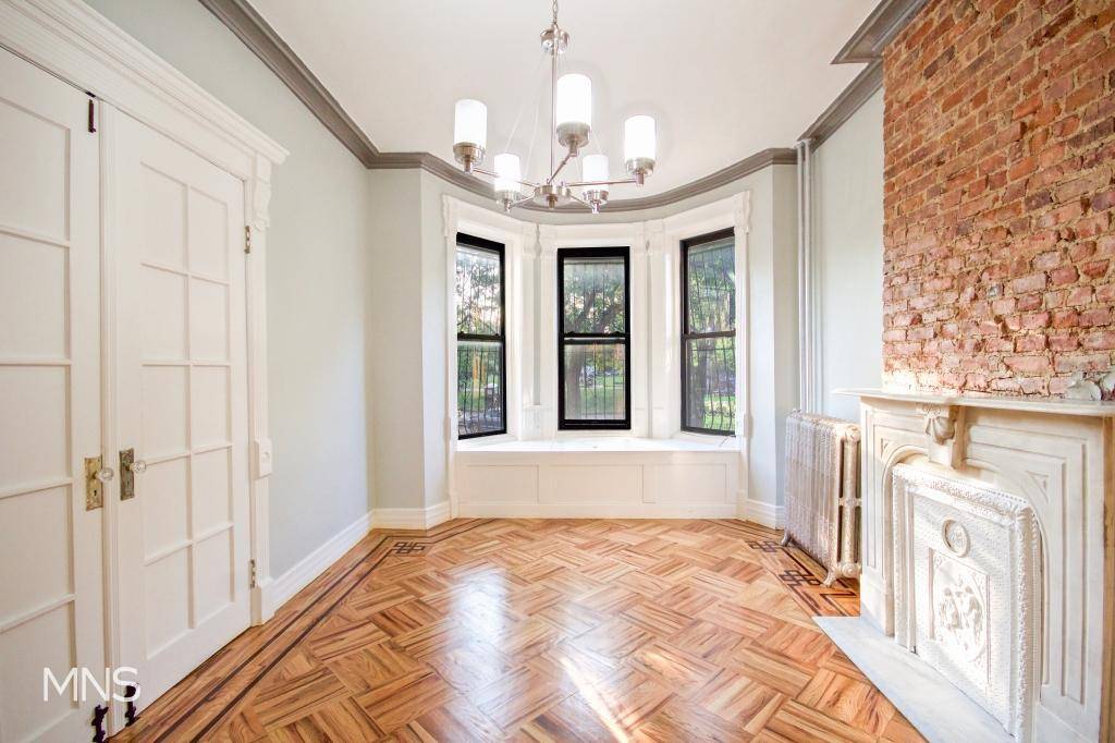 Historic townhouse is offering a magnificent parlor level 1.