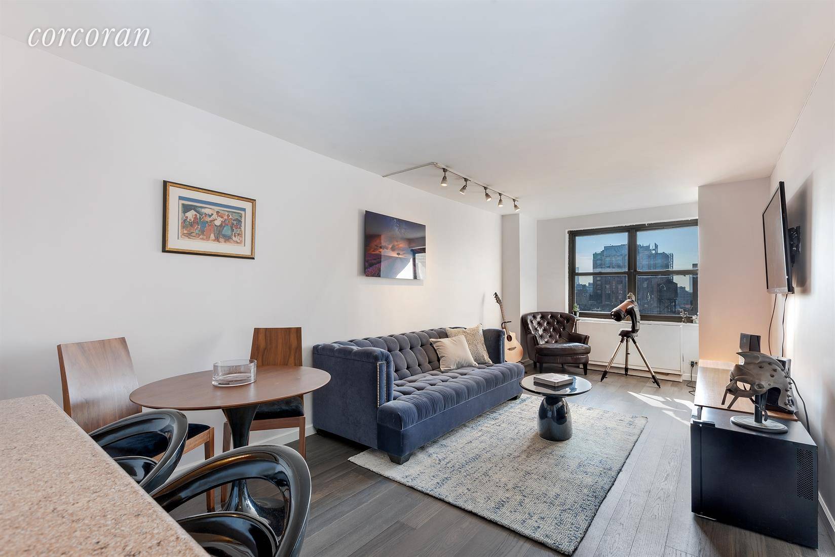 Let the sun shine in ! 200 East 24th Street, Apt.