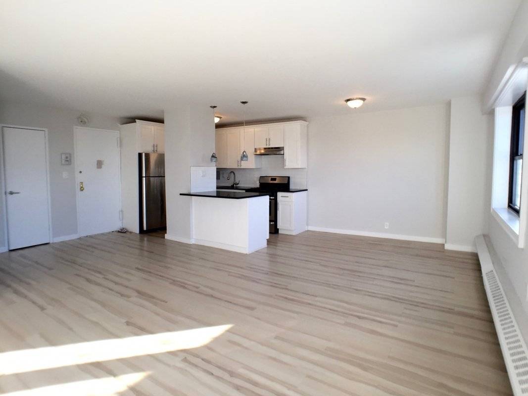 Location 179th Street Building Features Heat amp ; Hot Water Included Elevator Laundry Apartment Features Large Bedrooms Laundry in building Plenty of sunlight Brand new kitchen Stainless Steel Appliances Plenty ...