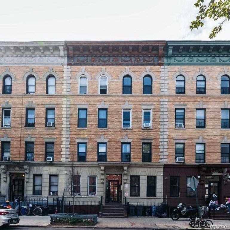 4 Story Brick 8 Unit Multi Family In Stuyvesant Heights, Each Floor Has Two Full Floor Apartments.