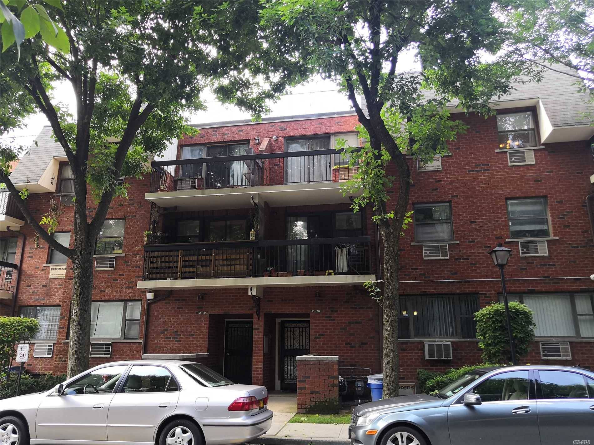 Renovated 2 Bedrms Duplex 1st Floor Condo In The Heart Of Fresh Meadows.