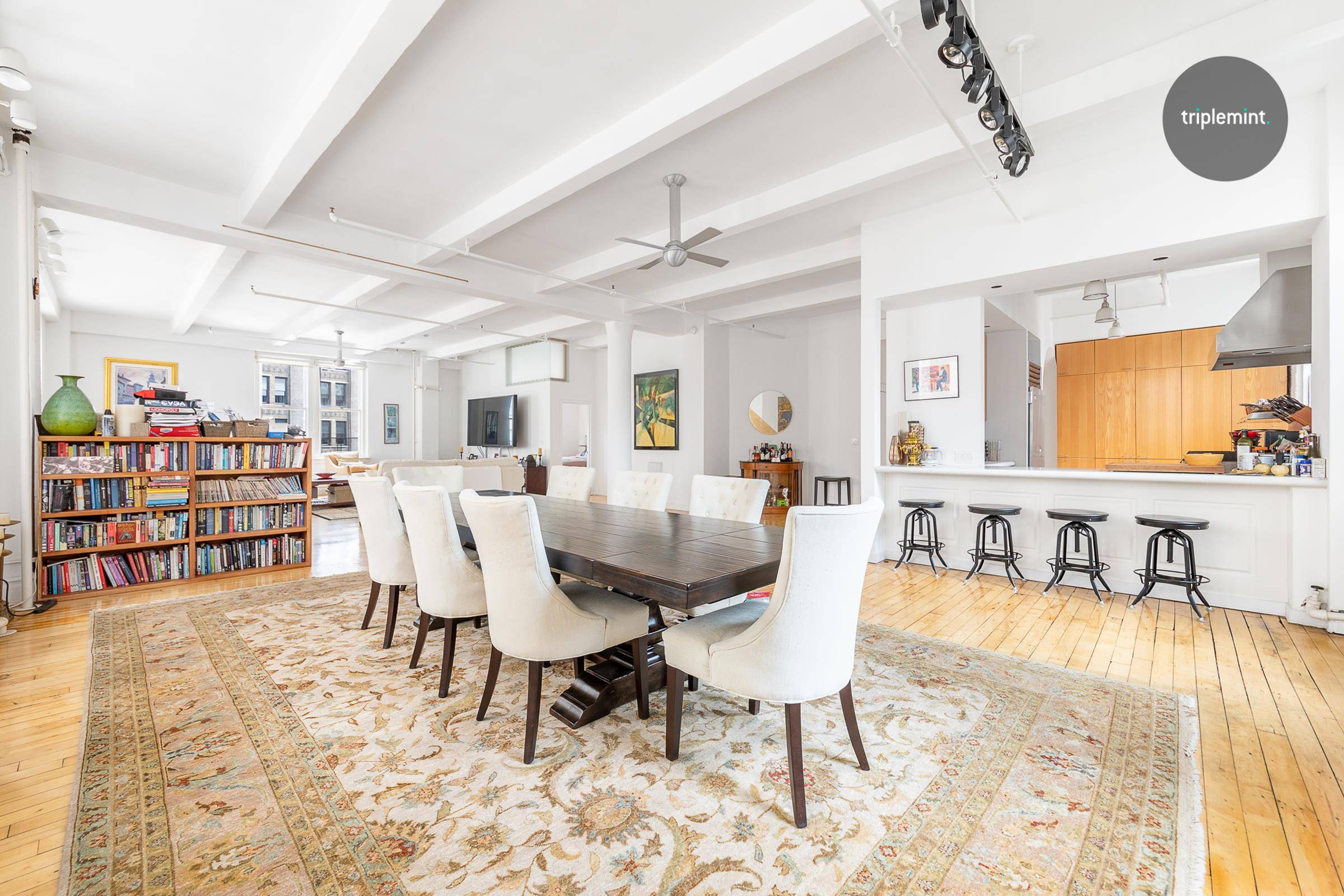 FINAL PRICE ADJUSTMENTWelcome to the Holtz House Loft building in the heart of the Flatiron District11R encompasses 2300 sqft with 19 windows, a truly professional kitchen, 1450 sqft living dining ...