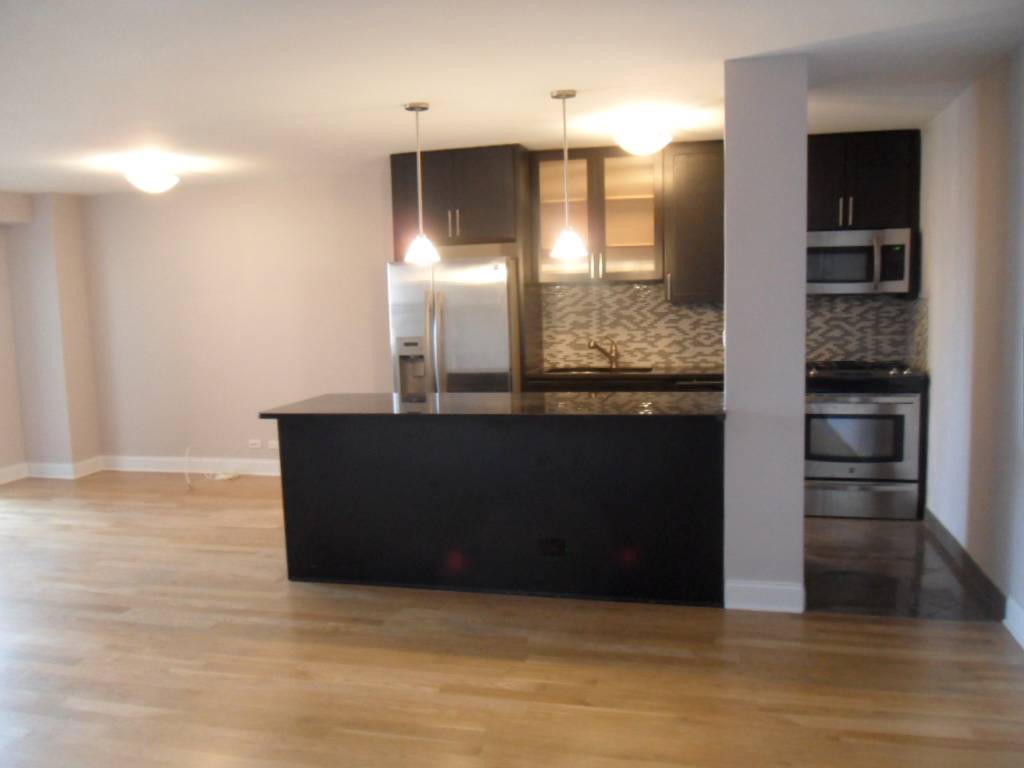 TRIBECA****LARGE 2 Bed/ 2 bath MAGNIFICENT VIEWS , New renovation, Full Service. NO FEE