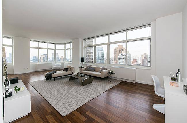 3 BED/2,5 BATHS UNPARALLELED AND DEFINED LUXURY LIVING IN UPPER WEST SIDE!