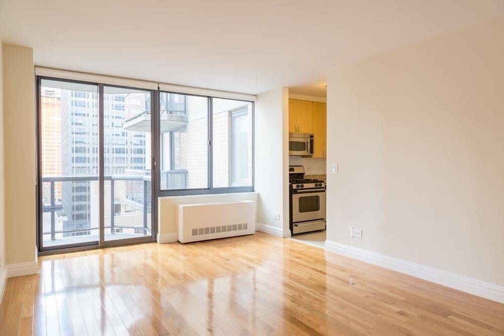 NO FEE! BEAUTIFUL ONE-BEDROOM HOME WITH AN ABUNDANCE OF CLOSET SPACE, SEPARATE KITCHEN AND PRIVATE OUTDOOR BALCONY WITH VIEWS OF THE HUDSON RIVER.
