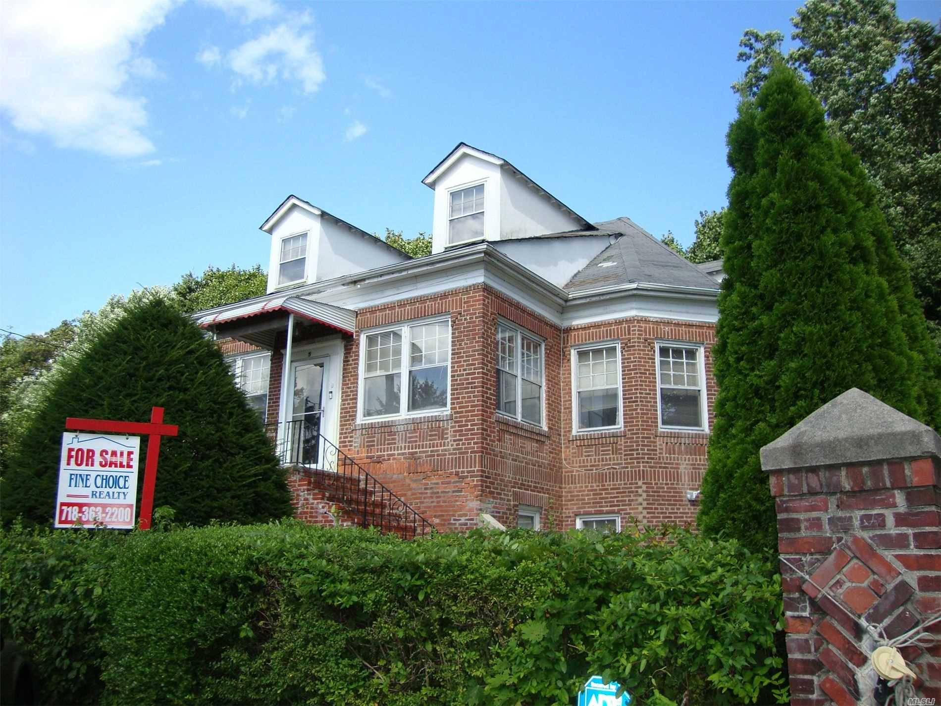 5 N High St is a one family house in Elmsford, NY 10523.