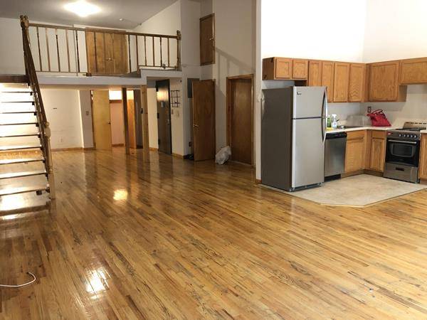 LEASE BREAK Stunning open loft space with lots of character on Union Square.