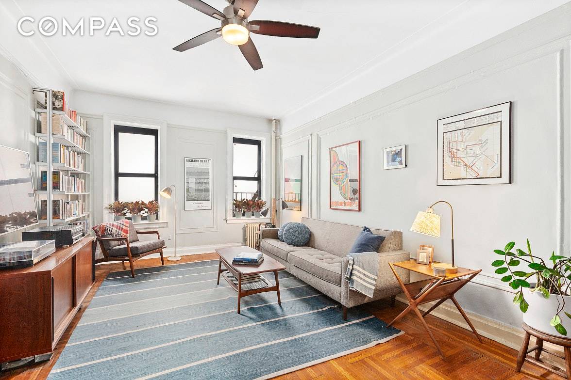 Warm and welcoming one bedroom co op on the top floor of a beautiful pre war building in prime Prospect Heights.