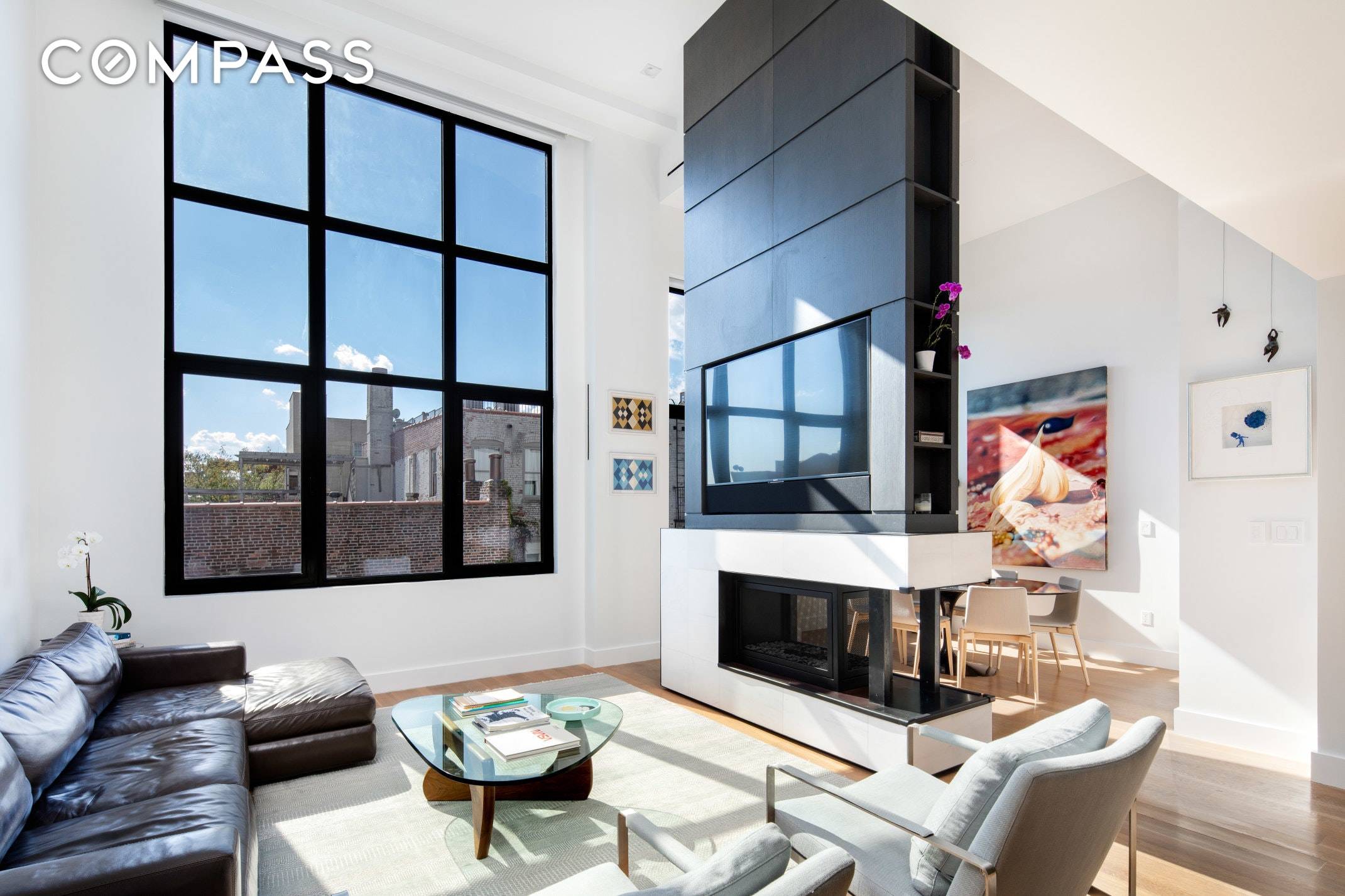 172 North 10th Street is a rare Williamsburg condo conversion comprised of 14 bespoke lofts, housed within a century old manufacturing building.