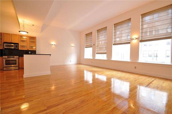 SUPER CHIC 3 BEDROOM, PRIVATE FULL FLOOR LOFT IN THE HEART OF FLATIRON DISTRICT 