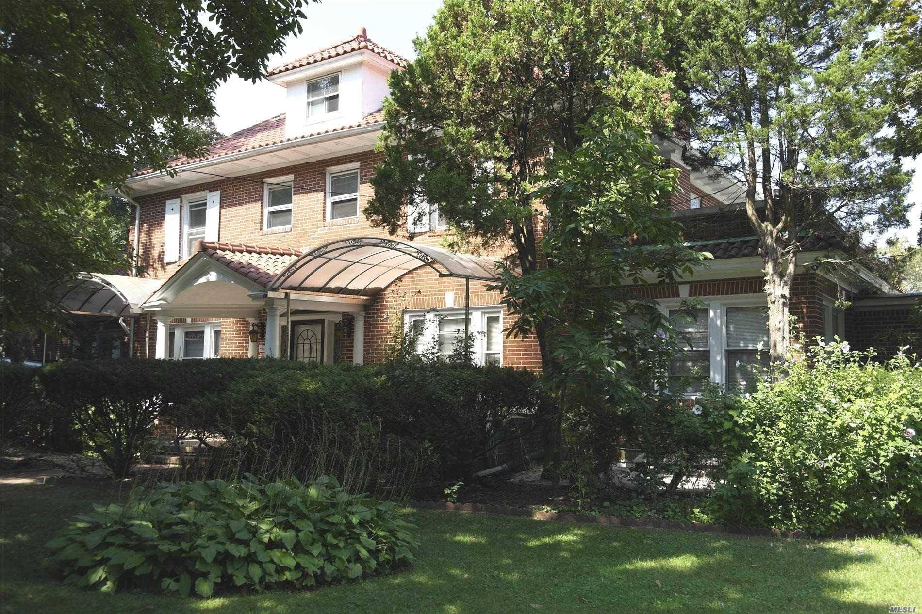 Corner Property, Extra Large Colonial In The Best Location Of Flushing, Facing The Magnificent Kissena Park With Lake, Close To All Shops And Transportation.