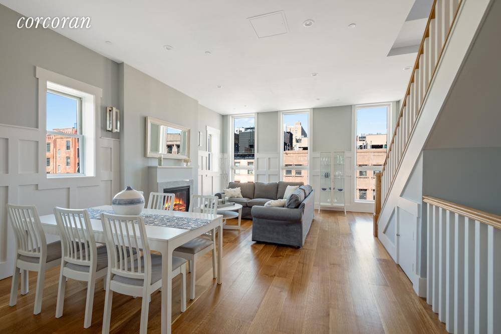 LAST 3BR 2BTH PENTHOUSE AVAILABLE 42 Lexington Avenue, 3C is an amazing 1, 579 square foot three bedroom, two and a half bathroom penthouse duplex with two incredible private rooftop ...