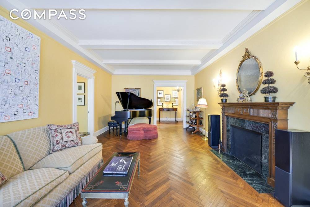 For those who appreciate a quiet walk down Fifth Avenue or a tranquil walk through Central Park, this sprawling Classic Seven in Carnegie Hill offers that and so much more.