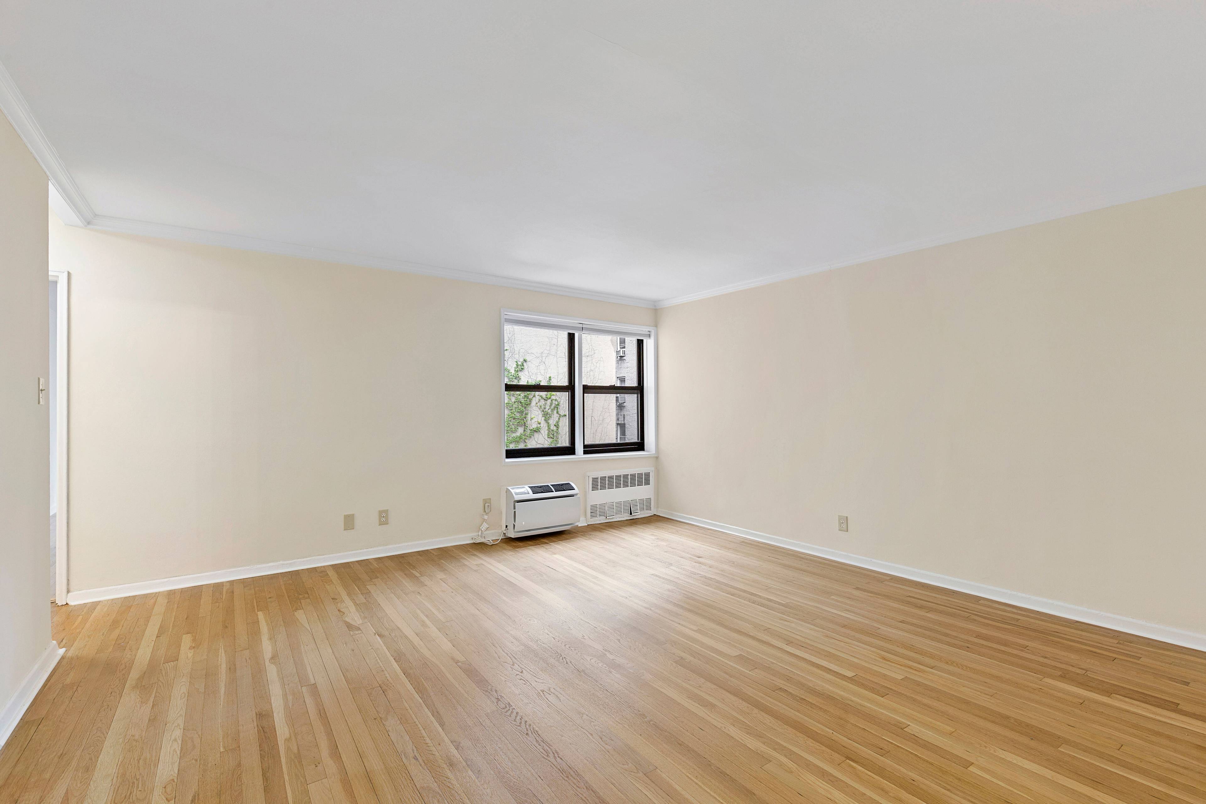 NEWLY RENOVATED LARGE 1 BEDROOM APARTMENT IN THE HEART OF CHELSEA!
