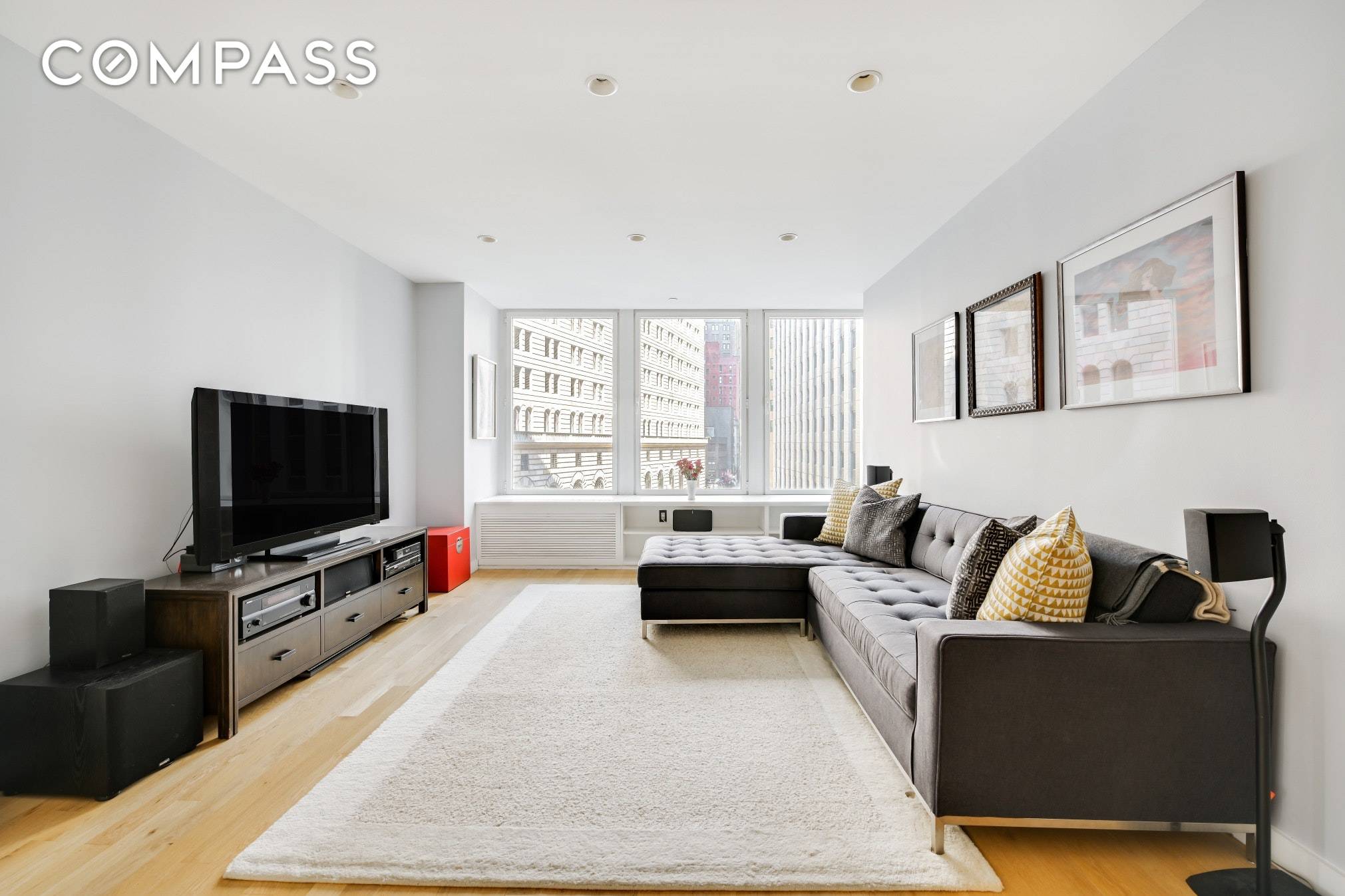 Surround yourself in stunning FiDi views in this spacious two bedroom, two bathroom home in an amenity rich, full service condominium.
